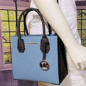 NWT Michael Kors Mercer Medium Logo and leather Accordian crossbody bag